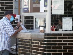 El costo de la prueba de verificación se mantendrá en 500 pesos, pero la penalización por no portar el holograma vigente será mucho mayor. EL INFORMADOR / ARCHIVO