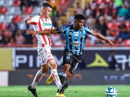 Ambos equipos apretaron para los últimos minutos, pero a ninguno le alcanzó para llevarse el triunfo. IMAGO7