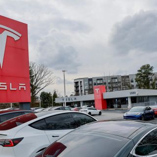 Tesla, de Elon Musk, vale 6 veces más que todo Nuevo León