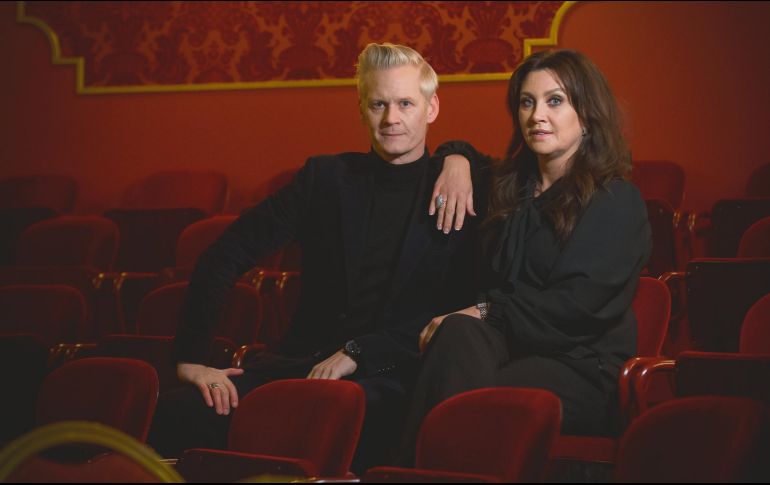 Henrik Fexeus y Camilla Läckberg. Ambos escritores encuentran en su estilo una complicidad creativa profunda. ESPECIAL/Planeta