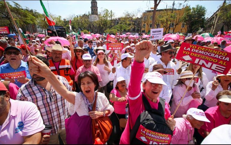 Gente de todas las edades acudió a la manifestación. EL INFORMADOR/ C. Zepeda
