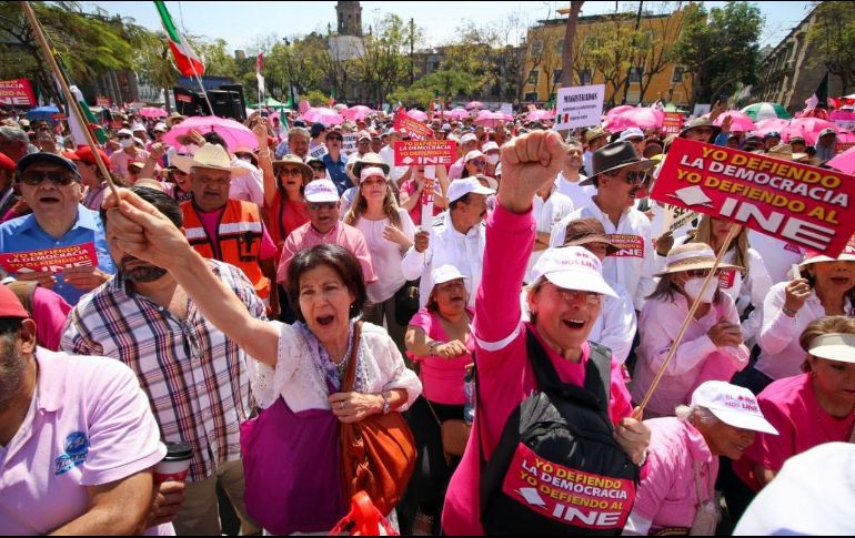 Este domingo se llevó a cabo una manifestación a favor del INE en la Plaza Liberación. EL INFORMADOR/ CARLOS ZEPEDA