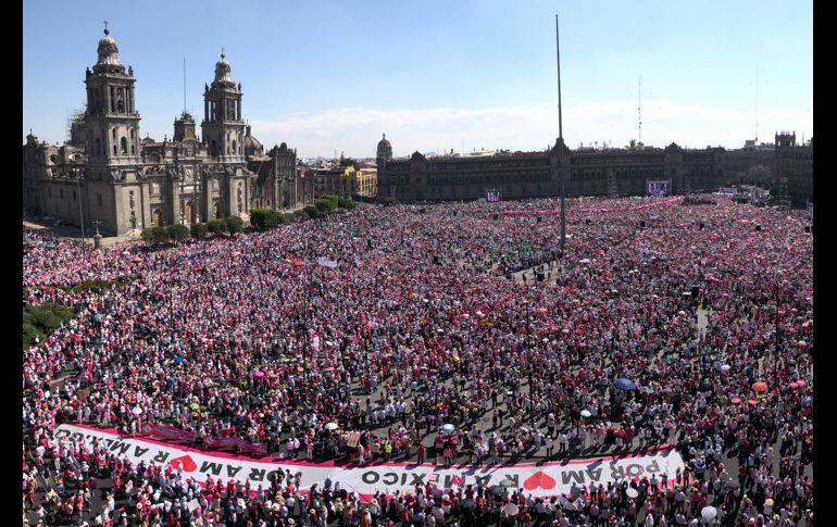 Miles de mexicanos piden a los ministros de la Suprema Corte echar atrás el 