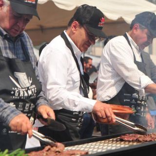 ¡Delicioso! Hermosillo gana récord Guinness por la carne asada más grande del mundo
