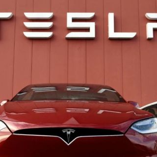 AMLO y Elon Musk acuerdan construcción de planta de Tesla en México