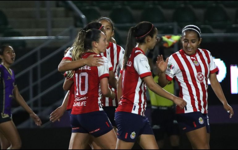 Con gran contundencia, el Guadalajara sacó tres puntos de visita. IMAGO7/ Eduardo Reséndiz