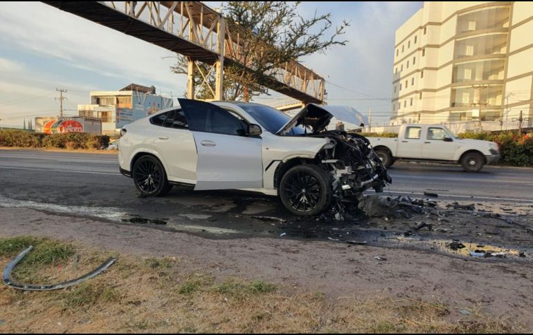 De acuerdo con testigos, el conductor de la camioneta manejaba presuntamente alcoholizado. ESPECIAL