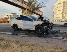 De acuerdo con testigos, el conductor de la camioneta manejaba presuntamente alcoholizado. ESPECIAL
