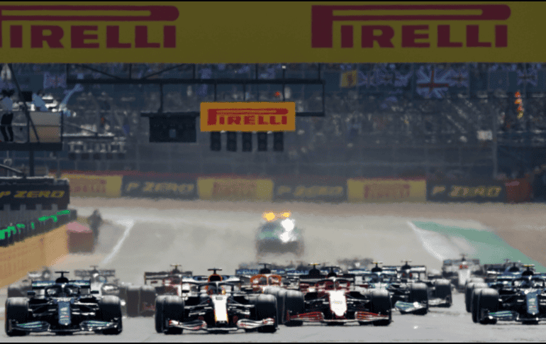 Los aficionados mexicanos a la F1 podrán seguir viendo las carreras a través de FOX Sports México hasta 2025. AP / ARCHIVO