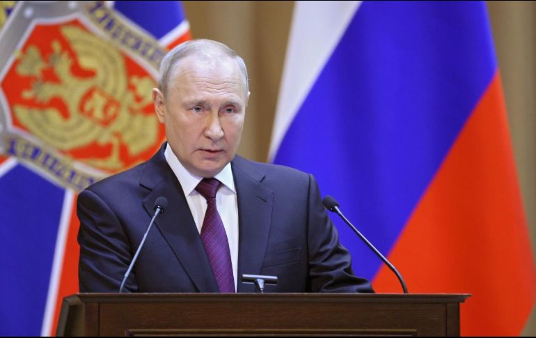 El presidente Vladimir Putin promulgó la ley sobre la suspensión del pacto con EU. AP