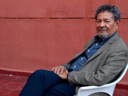 Élmer Mendoza será uno de los homenajeados en FILCO. SUN/ ARCHIVO