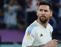 Lionel Messi, capitán de la selección campeona en el Mundial de Qatar 2022, no ha realizado aún declaraciones sobre el hecho. AFP / ARCHIVO