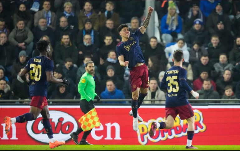 Jorge Sánchez sigue correspondiendo a la confianza de su técnico. ESPECIAL/Ajax