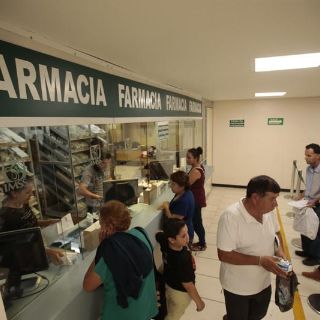 Ven desabasto de medicinas en farmacias