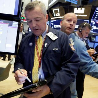 Wall Street abre este viernes en verde y el Dow gana un 0.15 %