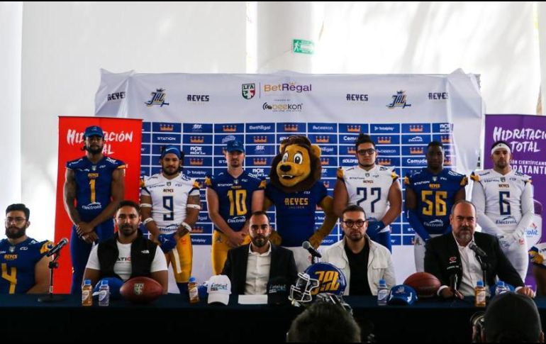 El coach Ernesto Alfaro cuenta con dos bicampeonatos en su carrera como entrenador en la Liga de Futbol Americano, por ello se tiene tanta expectativa en los Reyes de Jalisco. EL INFORMADOR / A. Navarro