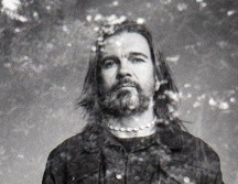 Juanes anuncia su nuevo sencillo "Gris", una pieza personal y catártica