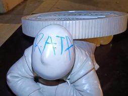 Iliana “N”, de 36 años, fue llevada ante el Ministerio Público por grafitear las esculturas de 