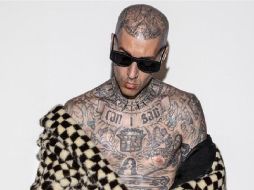 El baterista tendrá que usar una protección tanto en el dedo afectado como en el meñique: que deberá portar durante la recuperación. INSTAGRAM / travisbarker