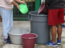 En la temporada de calor aumenta también el consumo de agua en la ZMG. ARCHIVO