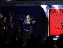 Eugenio Caballero, diseñador de producción de “Bardo”, fue el encargado de recibir el premio a la Mejor Película, pues Alejandro González Iñárritu se ausentó por la boda de su hermana. EL INFORMADOR/ Carlos Zepeda
