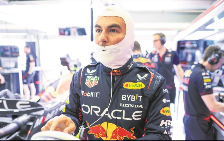 Pérez estuvo entre los tres pilotos más rápidos de la jornada de prácticas en Bahréin, detrás de Fernando Alonso y Max Verstappen. ESPECIAL/Red Bull Content Pool