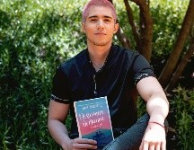 Alex Toledo promociona su tercer libro. ESPECIAL/CORTESÍA PENGUIN RANDOM HOUSE.