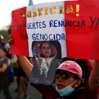 Al menos 16 heridos y una comisaría incendiada en protestas contra Boluarte en Perú