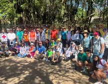 Alrededor de 70 vecinos caminaron para mostrar la deficiencia de servicios en la zona. ESPECIAL/@NuevaGaliciaRes