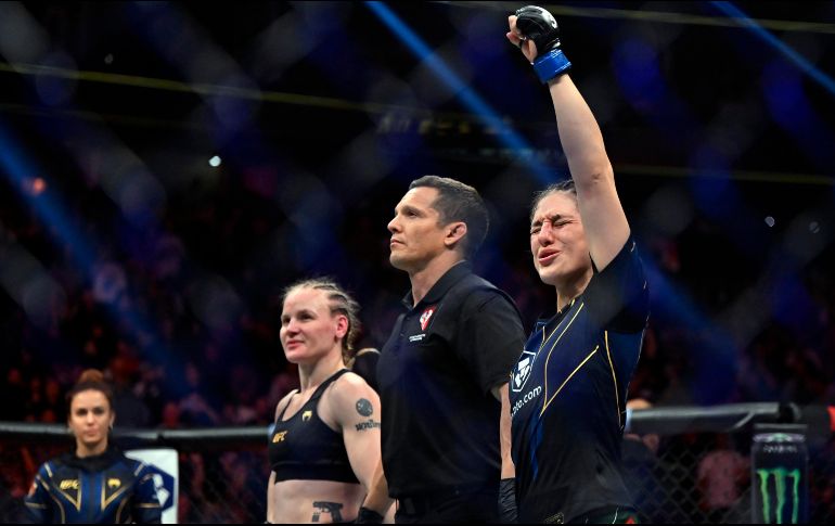 Alexa Grasso logró imponerse a una complicada Valentina Shevchenko por sumisión. AP/D. Becker