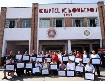 El alcalde Pablo Lemus reconoció el esfuerzo que representó para los retirados el haber brindado su vida para salvaguardar el bienestar de los tapatíos. EL INFORMADOR/C. Zepeda