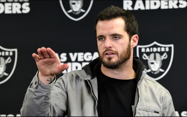 Derek Carr, nacido en Bakersfield, California, arribó a la NFL en 2014, seleccionado en la segunda ronda del draft de aquel año por los Raiders. AP / ARCHIVO