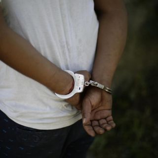 Detienen a policía de la Fiscalía de Jalisco por disparar al aire