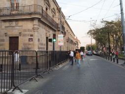 El Congreso de Jalisco fue blindado con vallas previo a las marchas del 8 de marzo, Día de la Mujer. EL INFORMADOR/ EVELYN OLVERA