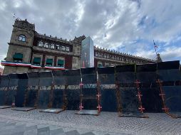 Colocar vallas metálicas de más de dos metros de altura en el gobierno del Presidente Andrés Manuel López Obrador ha sido una constante para proteger Palacio Nacional desde 2021. SUN/ARCHIVO