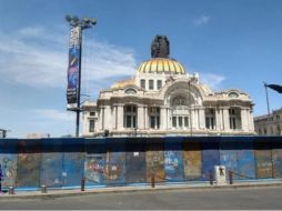 Ya colocaron vallas para proteger edificios históricos. SUN