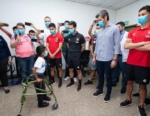 Jugadores rojinegros causaron sonrisas en los pequeños del Teletón. ESPECIAL