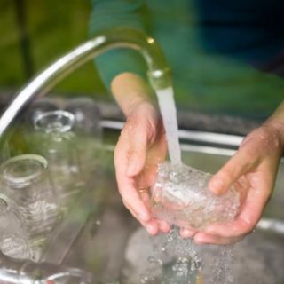 Obligan a hombre a pagar a su exmujer 200 mil euros por cuidado de sus hijas, en España