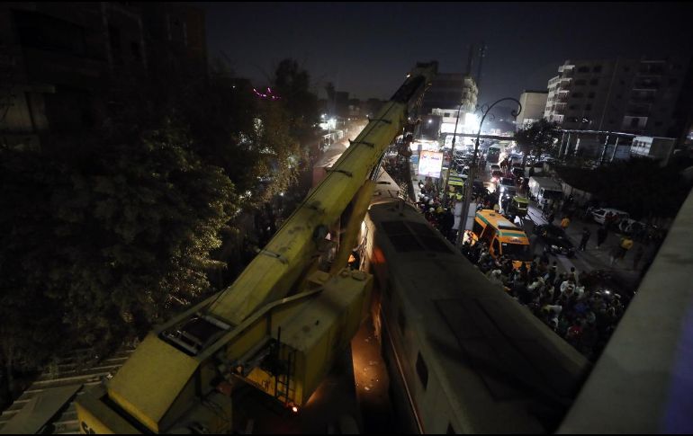 El descarrilamiento ocurrió mientras el tren pasaba por una estación en la ciudad de Qalyub rumbo a la ciudad de Menouf. AP