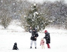 El aguanieve, la nieve y las temperaturas gélidas seguirán afectando la mayor parte del Reino Unido hasta el viernes. AP/J. Giddens