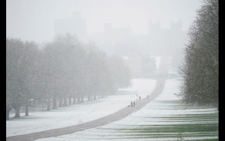 El aguanieve, la nieve y las temperaturas gélidas seguirán afectando la mayor parte del Reino Unido hasta el viernes. AP/Y. Mok
