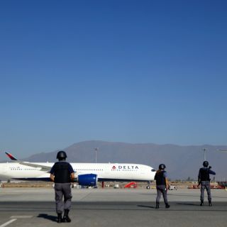 Dos muertos en robo frustrado de 32.5 millones de dólares en aeropuerto de Santiago