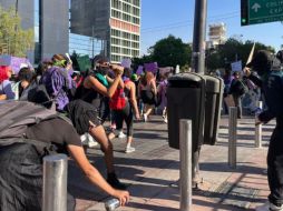 La marcha separatista avanza por Avenida Vallarta hacia la Glorieta Minerva. EL INFORMADOR/ PAOLA MENDOZA