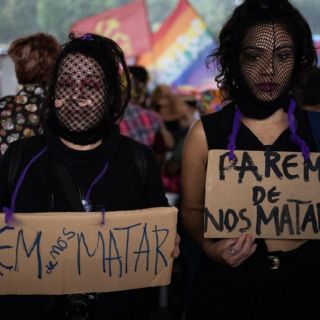 Brasileñas se movilizan contra el feminicidio en el Día de la Mujer