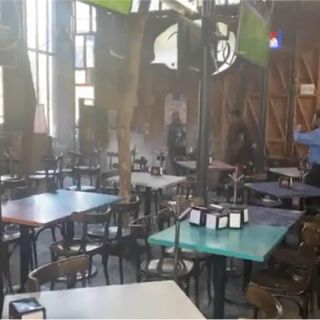 Bloque negro rompe vidrios de cervecería en marcha del 8M en CDMX (VIDEO)