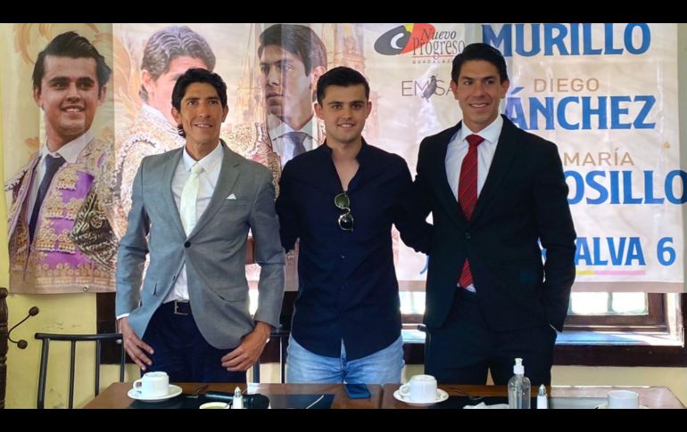 Los tres matadores dieron sus impresiones de la corrida de este domingo en Guadalajara. ESPECIAL/Ricardo Sotelo