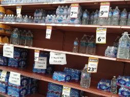 Nuevo León demanda a Profeco vigilancia al precio del agua embotellada. SUN/ARCHIVO