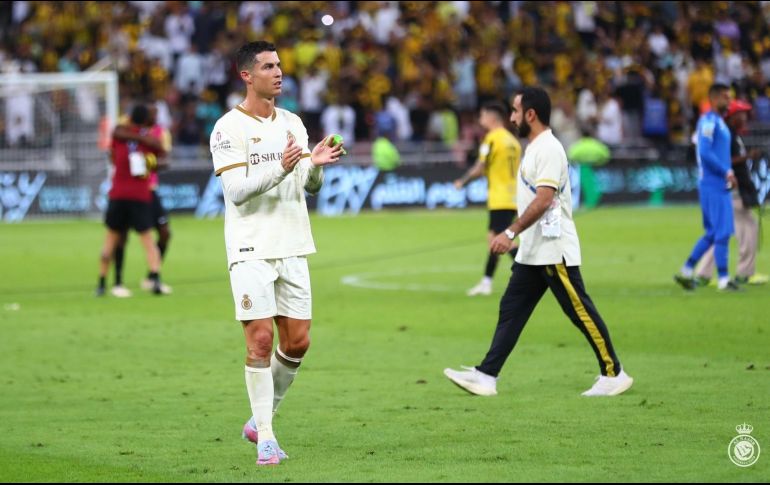 Cristiano Ronaldo mostró su descontento tras su derrota. Twitter/@AlNassrFC_EN