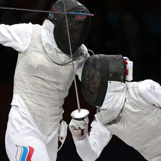 Rusos y bielorrusos regresan al programa de esgrima a año y medio de París 2024