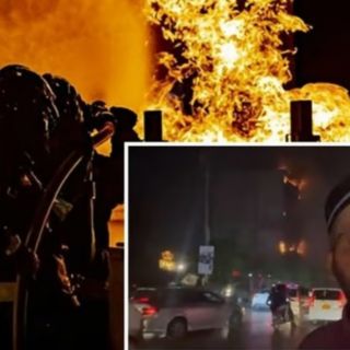 Incendio acaba con un edificio comercial de 16 pisos en Pakistán